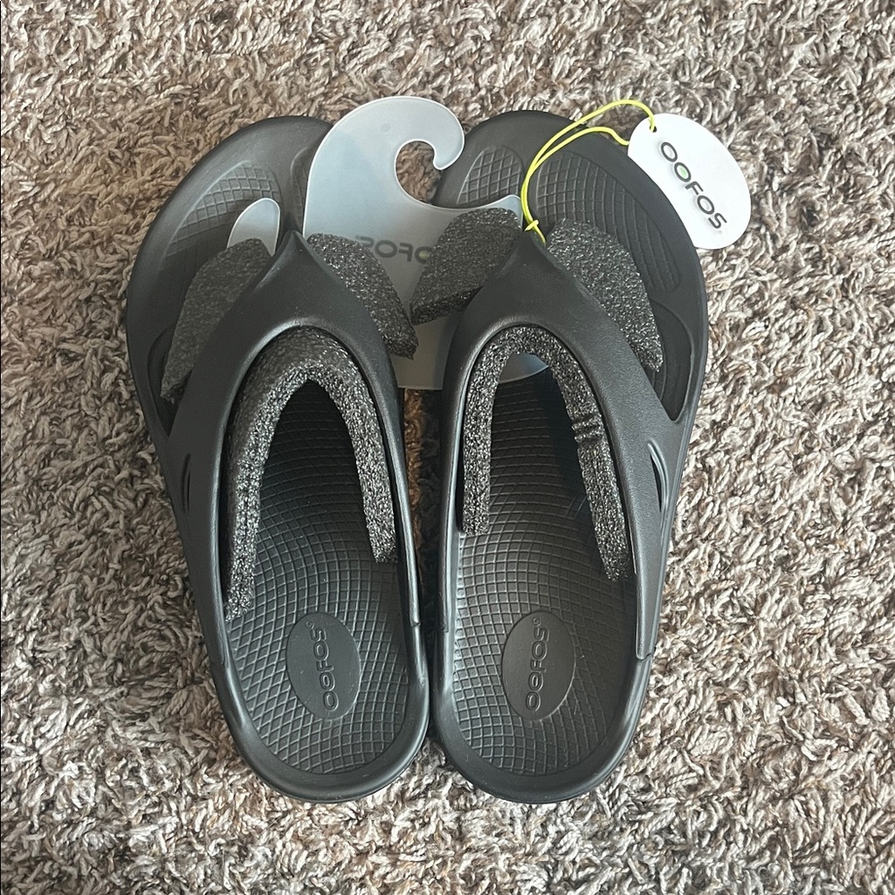 OOFOS Men's Black Sandals